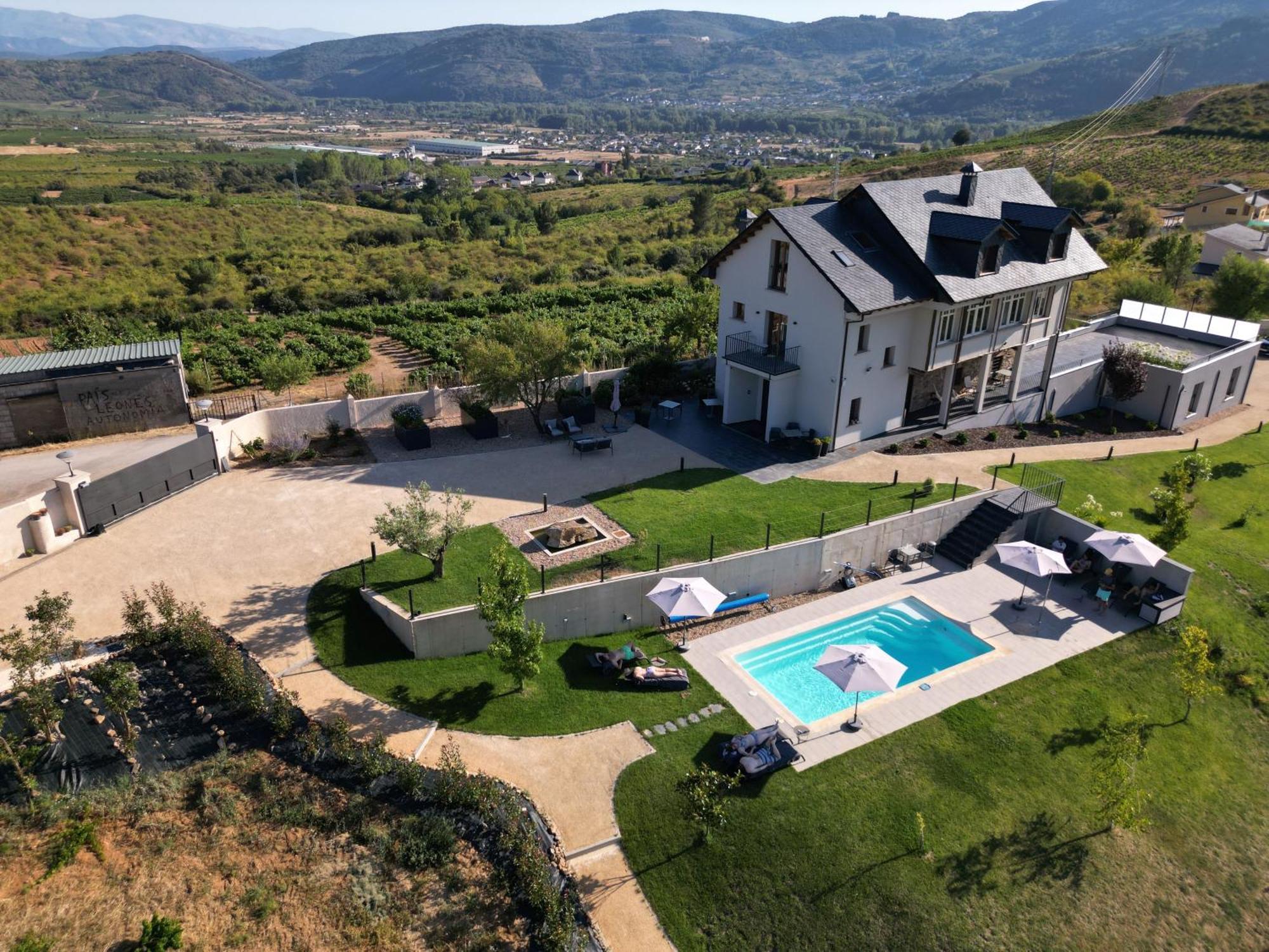 Boutique Finca Esencial Villafranca Del Bierzo Exterior photo
